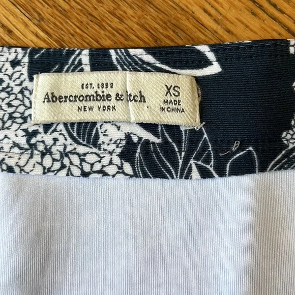 Abercrombie & Fitch Floral Wrap Skirt - Picture 8 of 10